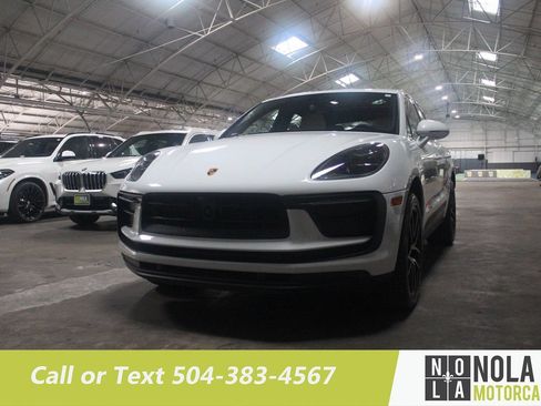 Used 2023 Porsche Macan AWD/4WD image 3