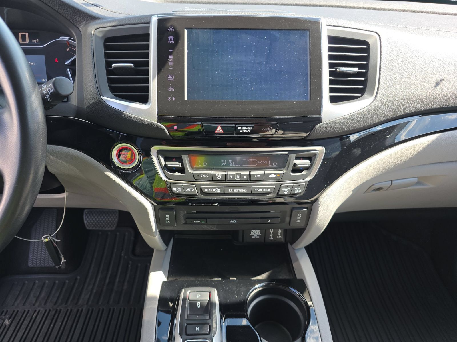 Used 2017 Honda Pilot Touring image 14