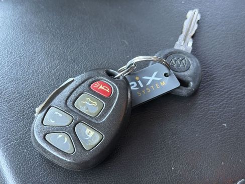 Used 2017 Buick Enclave Premium AWD/4WD image 28