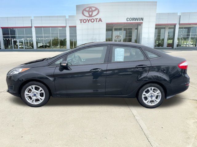 Used 2015 Ford Fiesta SE FWD image 2