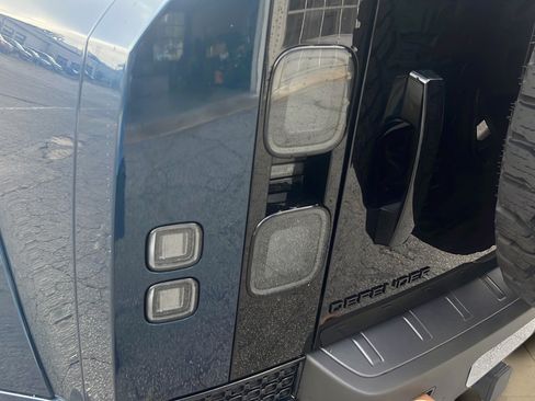 New 2026 Land Rover Defender 110 AWD/4WD image 12