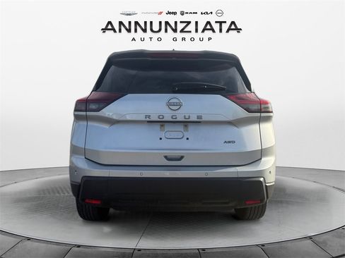 Certified 2024 Nissan Rogue S image 4