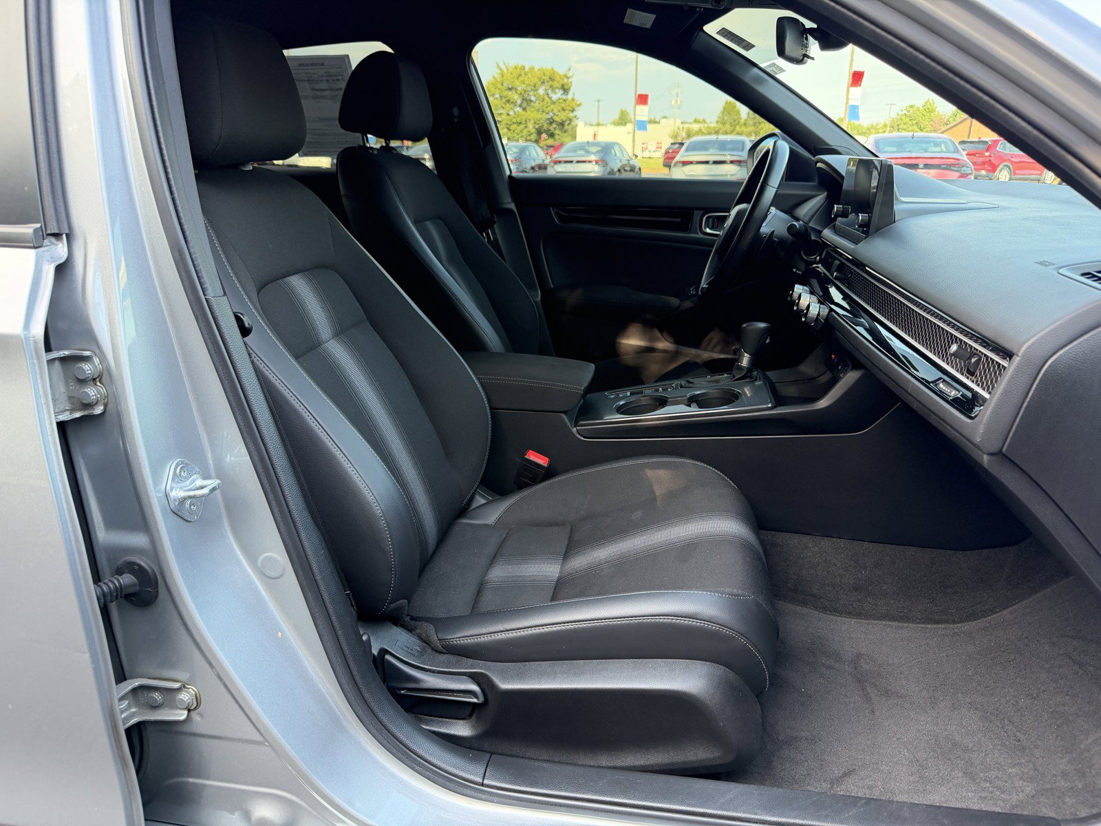 Used 2025 Honda Civic Sport image 11