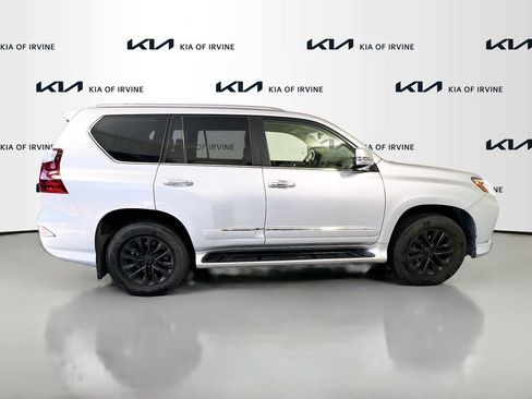 Used 2017 Lexus GX 460 Luxury w/ Preferred Accessory Package AWD/4WD image 13