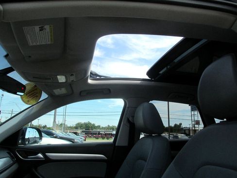 Used 2017 Audi Q3 2.0T Premium Plus w/ Premium Plus Package image 18