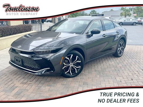 Used 2024 Toyota Crown image 1