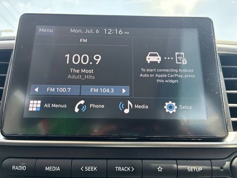 Used 2025 Hyundai Venue SEL FWD image 19