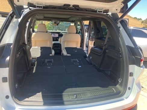 New 2025 Jeep Grand Cherokee L Limited w/ Luxury Tech Group II image 25