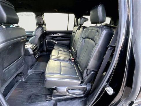 Used 2023 Jeep Wagoneer 4WD image 27