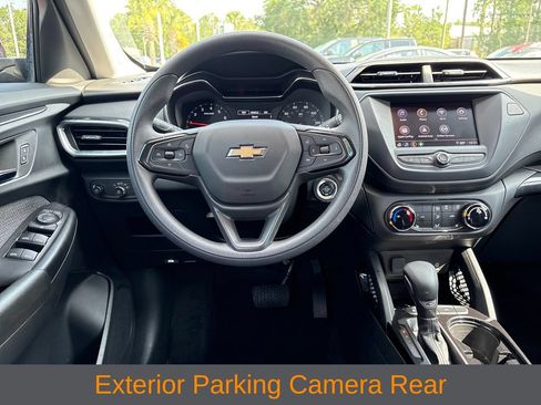 Used 2023 Chevrolet TrailBlazer LT FWD image 7