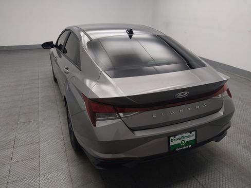 Used 2023 Hyundai Elantra SEL FWD image 5