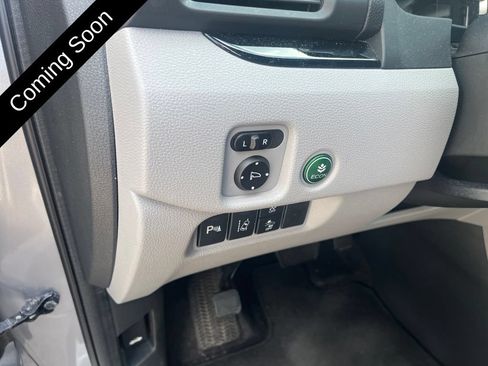 Used 2016 Honda Pilot Touring image 12