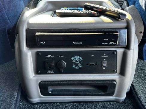 Used 2025 Chevrolet Express 2500 w/ Driver Convenience Package RWD image 53