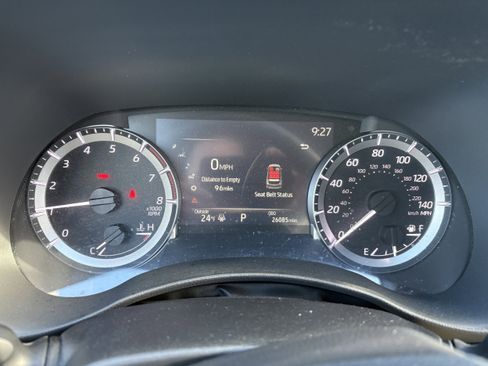 Certified 2023 Toyota Highlander L image 4