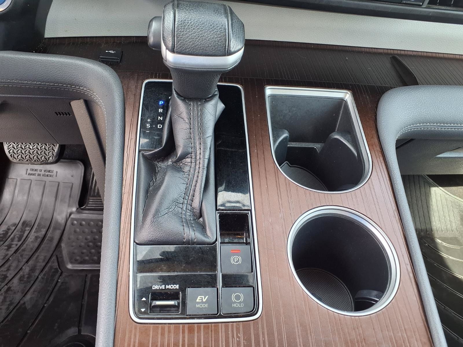 Used 2022 Toyota Sienna XLE FWD image 17