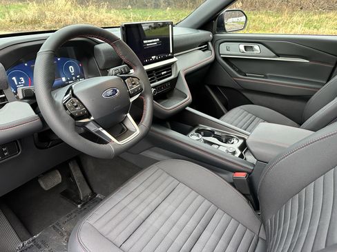 New 2026 Ford Explorer ST-Line w/ ST-Line Street Pack image 31