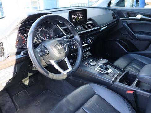 Used 2019 Audi Q5 2.0T Premium w/ Convenience Package AWD/4WD image 9