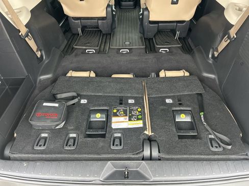 Used 2023 Toyota Sienna XLE image 9
