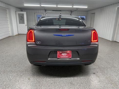 Used 2018 Chrysler 300 S w/ Safetytec Plus Group image 4