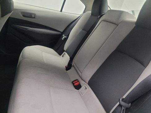 Used 2022 Toyota Corolla LE image 18