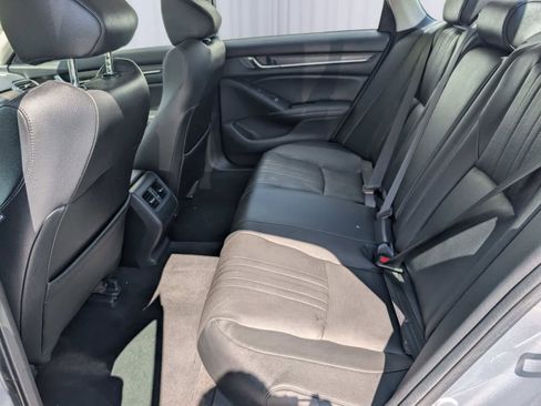 Used 2019 Honda Accord Touring image 12