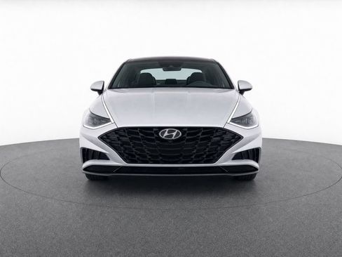 Used 2023 Hyundai Sonata Limited w/ Preferred Accessory Package FWD image 8