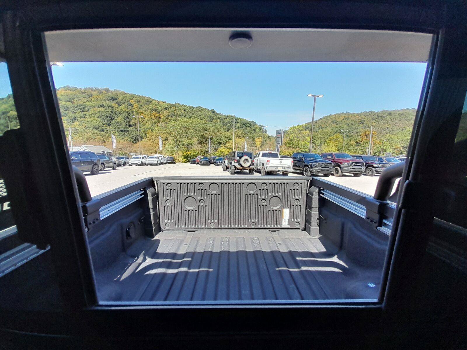 Used 2025 Nissan Frontier PRO-4X w/ Pro Premium Package AWD/4WD image 46