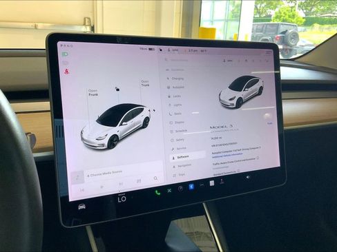 Used 2020 Tesla Model 3 Standard Range Plus RWD image 19