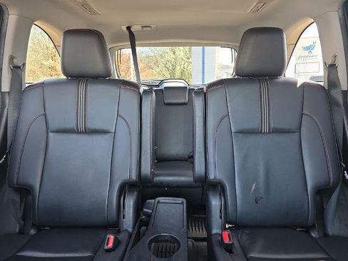Used 2019 Toyota Highlander SE AWD/4WD image 40