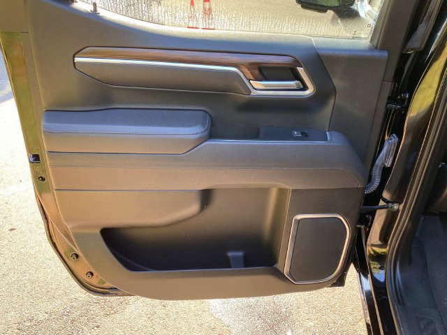 Used 2025 GMC Sierra 1500 SLT AWD/4WD image 10