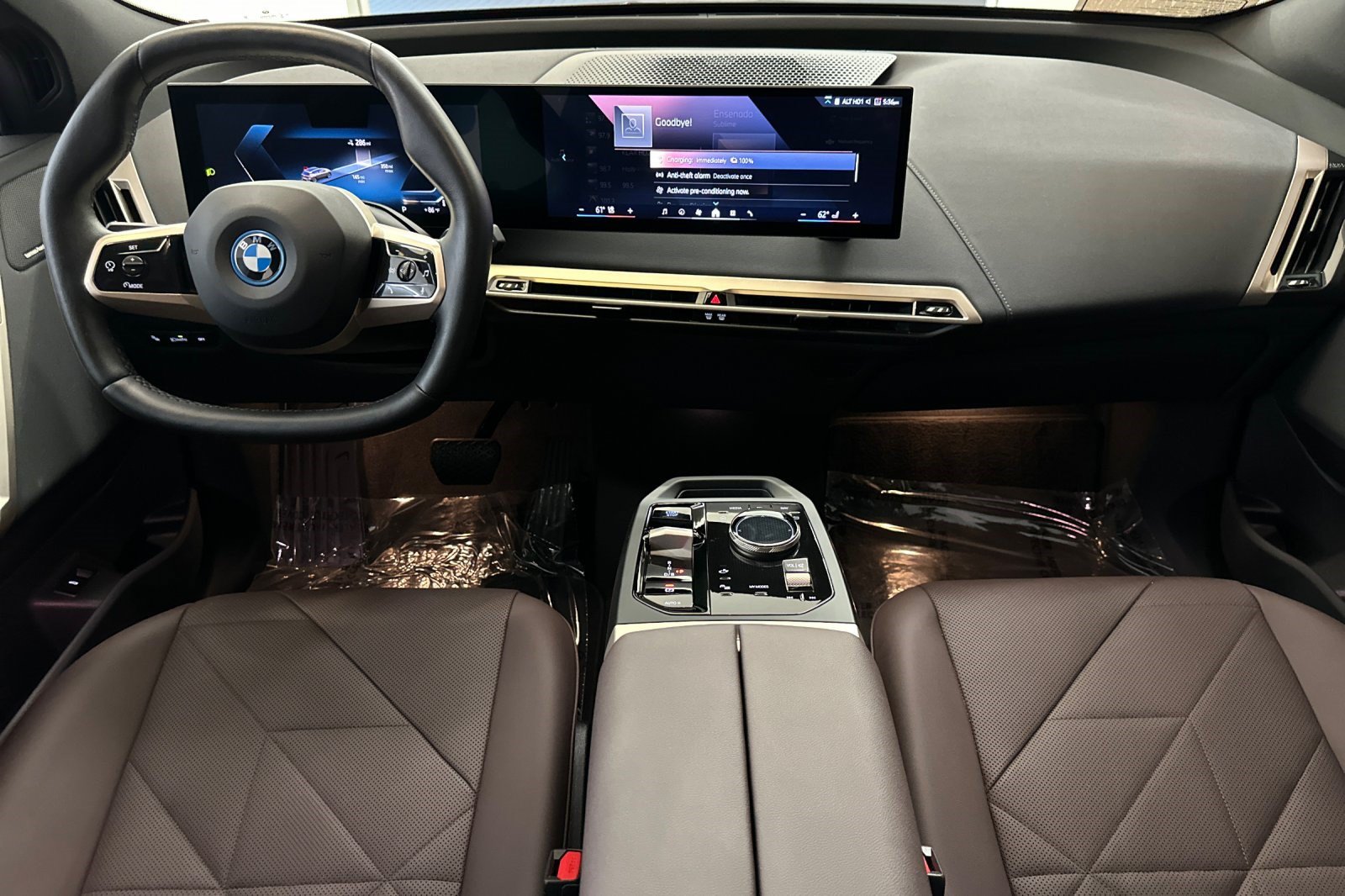 Used 2024 BMW iX xDrive50 w/ Premium Package AWD/4WD image 15