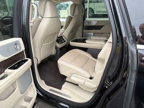 Used 2020 Lincoln Navigator L Reserve w/ Luxury Package AWD/4WD image 30