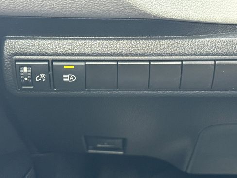 Used 2023 Toyota Corolla SE image 29