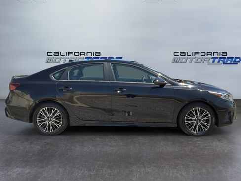 Used 2023 Kia Forte GT-Line w/ GT-Line Premium Package FWD image 4