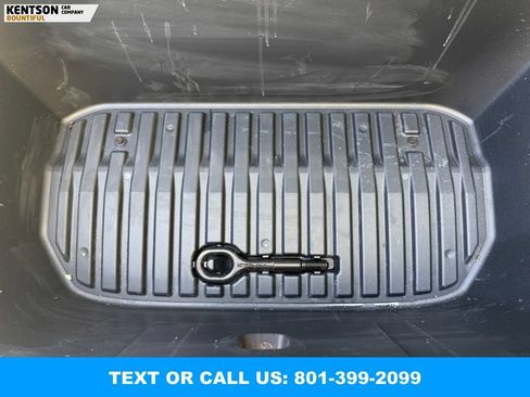 Used 2023 Tesla Model Y Performance AWD/4WD image 32