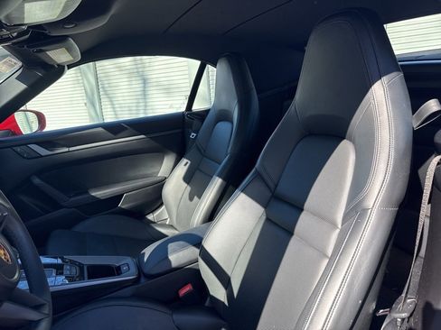 Used 2022 Porsche 911 Carrera image 11