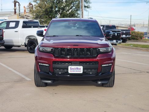 Used 2025 Jeep Grand Cherokee L Limited w/ Luxury Tech Group II image 8
