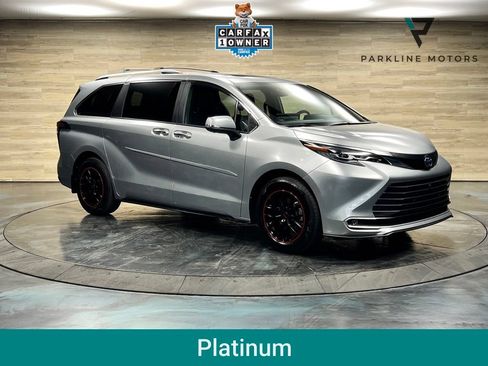 Used 2025 Toyota Sienna Platinum AWD/4WD image 1