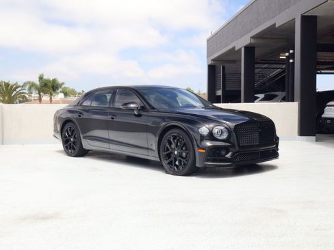 Used 2023 Bentley Flying Spur S V8 AWD/4WD image 1