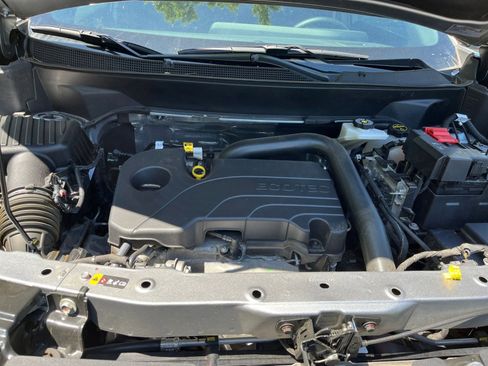 Used 2025 Chevrolet Equinox LT image 32