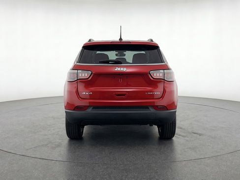 Used 2025 Jeep Compass Latitude AWD/4WD image 7
