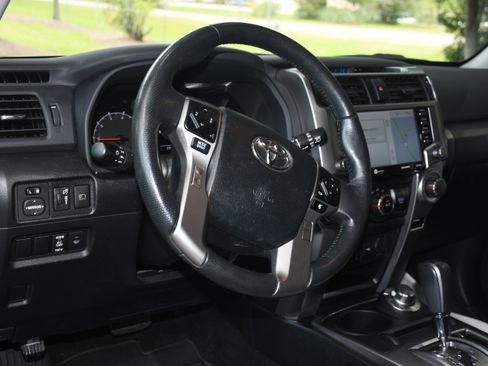 Used 2023 Toyota 4Runner SR5 Premium image 9