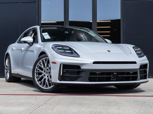 Certified 2026 Porsche Panamera RWD image 6