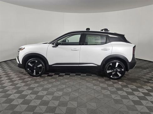 New 2026 Nissan Kicks SR w/ Cold Weather Package image 8