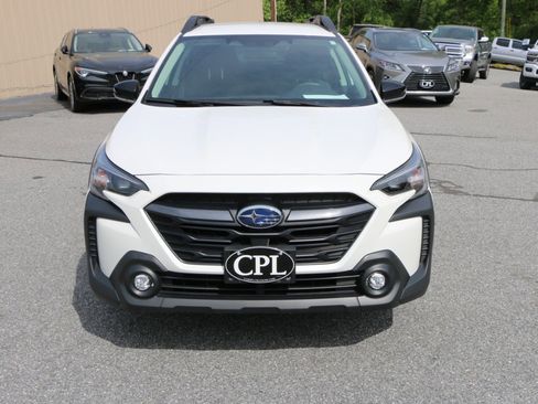 Used 2025 Subaru Outback Premium AWD/4WD image 11