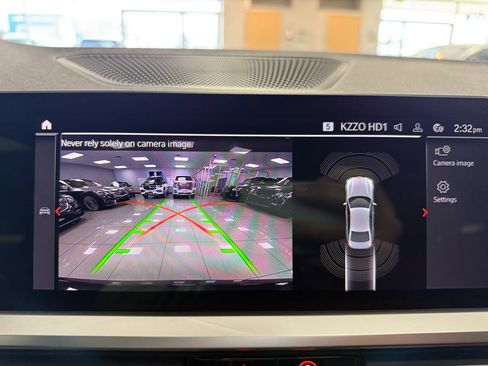 Used 2022 BMW 330i Sedan w/ Driving Assistance Package image 17