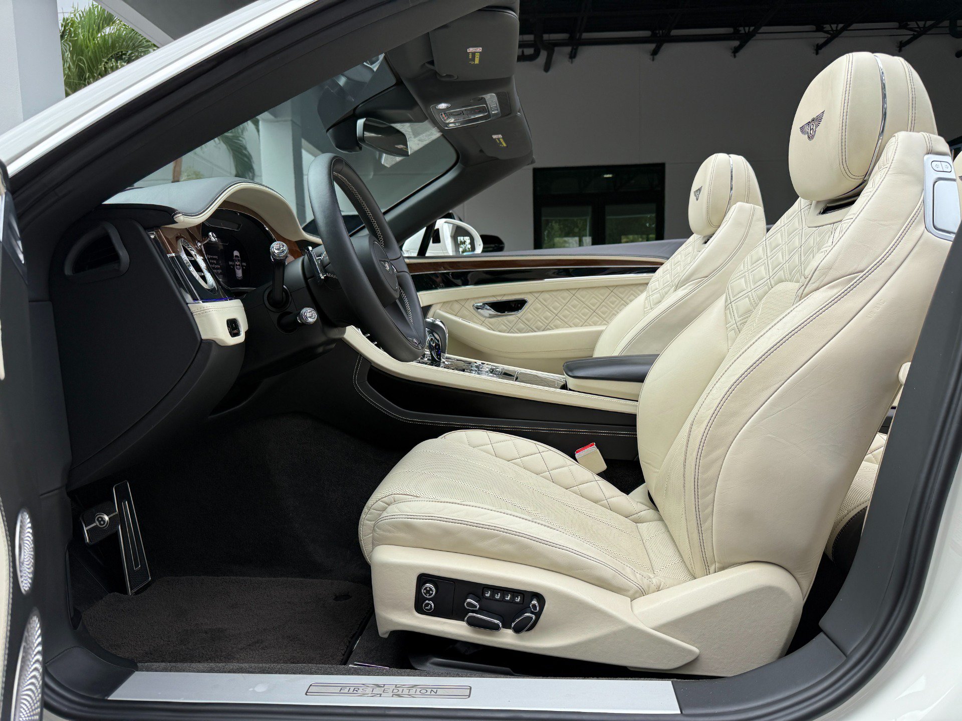Used 2020 Bentley Continental GT AWD/4WD image 32