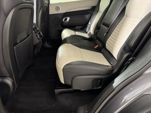 Used 2021 Land Rover Discovery S R-Dynamic image 28