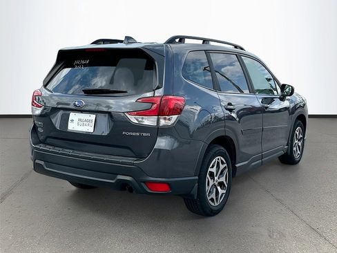 Used 2022 Subaru Forester Premium AWD/4WD image 7