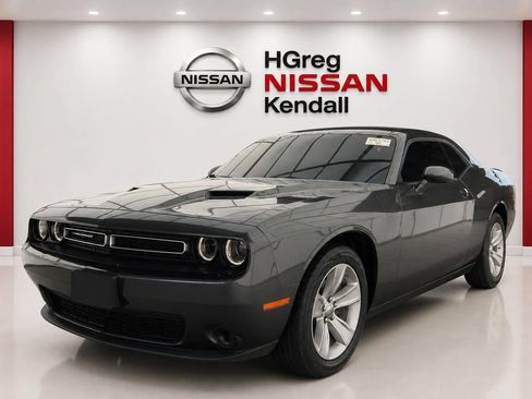 Used 2023 Dodge Challenger SXT RWD image 3